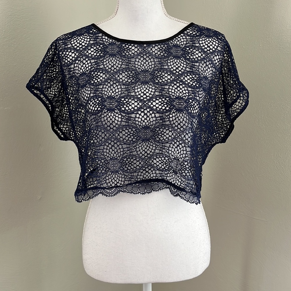 VICTORIA'S SECRET Navy Lace Crop Top